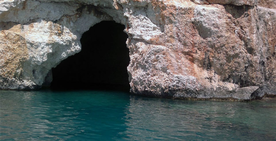 kekova-korsan-mağarası